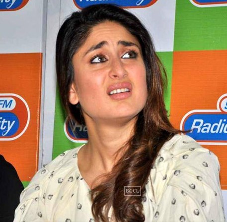 Oops! Take A Look At These 10 Embarrassing Moments Of Kareena Kapoor That Bebo Will Never Want Us To See - 2