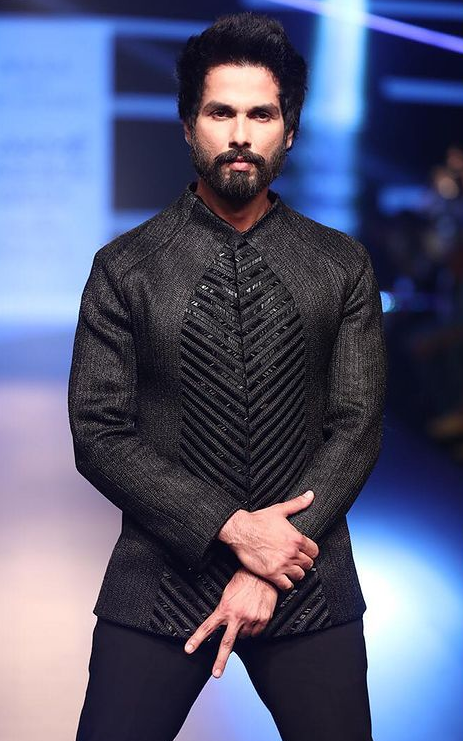 Passion For Fashion: Shahid Kapoor’s Approved Outfits To Attend A Festive Occasion - 2