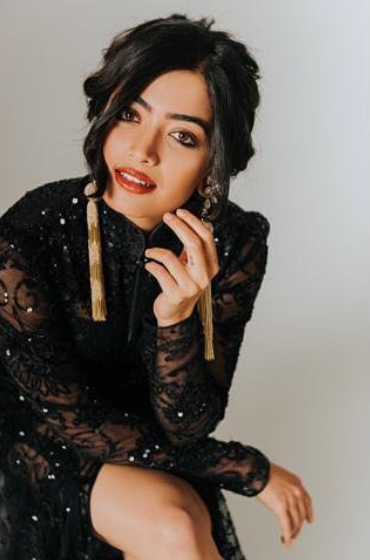 Pooja Hegde In Red Or Rashmika Mandanna In Black: Who Donned The Dazzling Outfit Better? - 3