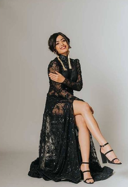 Pooja Hegde In Red Or Rashmika Mandanna In Black: Who Donned The Dazzling Outfit Better? - 2