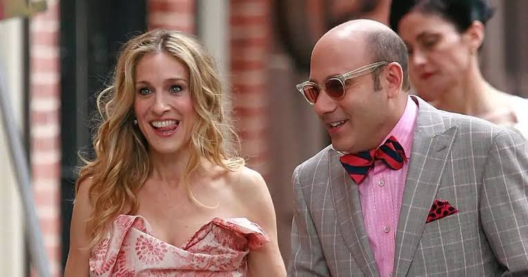 Sarah Jessica Parker Pens A Heartfelt Note For Co-Star Willie Garson; Calls His Death ‘Unbearable’ - 1