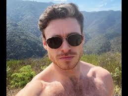 Selfie Game On Point! Richard Madden’s Instagram Is Full Of Dearth Selfies And Here’s A Proof - 3