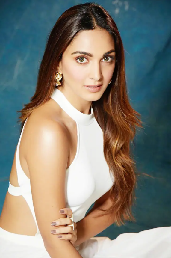 Shershaah Fame Kiara Advani Amps Up Glamour Quotient In A Ravishing White Gown; Here’s How Much It Costs - 0