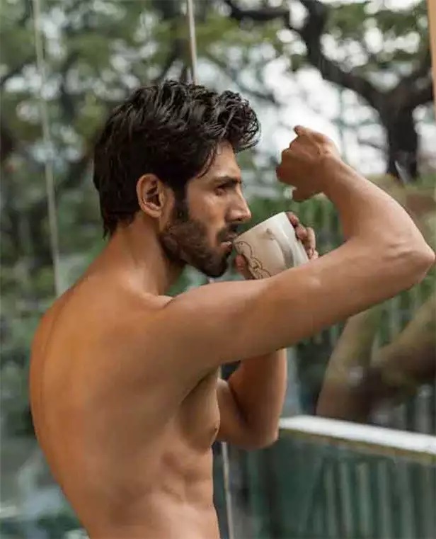 SHOCKING!!! Weight Gained By Kartik Aaryan For Freedy Will Leave You Speechless - 1