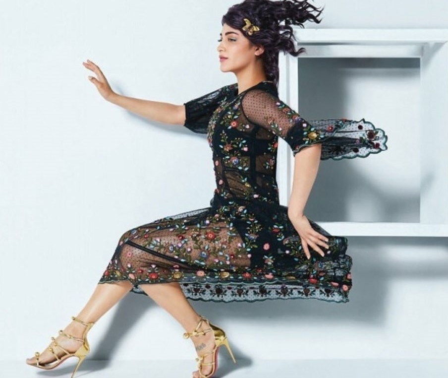 Shruti Haasan Vs Pooja Hegde: Which Diva Has The Best Footwear Collection? Vote Here - 0