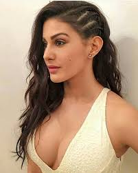 Sizzling Hot! Amyra Dastur Sets Pulses Racing In Her Recent Bikini Pictures And We Are Spellbound - 0