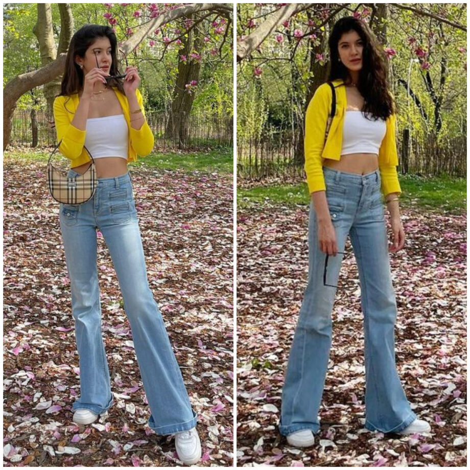 Star Kids Style! Ananya Panday Vs Shanaya Kapoor: Which Diva’s Chic Style Bootcut Jeans Do You Like The Most? - 1