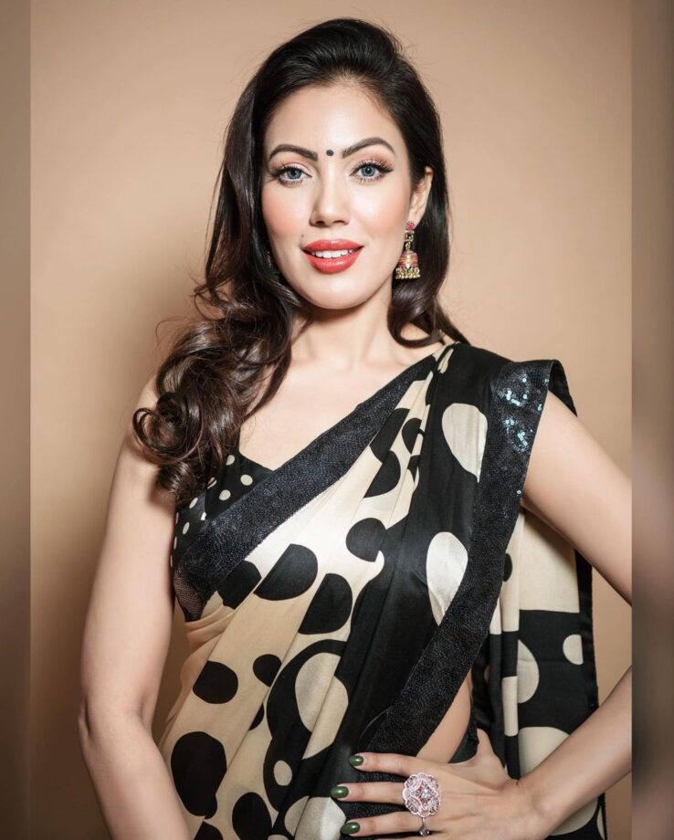 Bold Lips Bring Confidence: 5 Times Munmun Dutta Made Us Fall In Love - 1