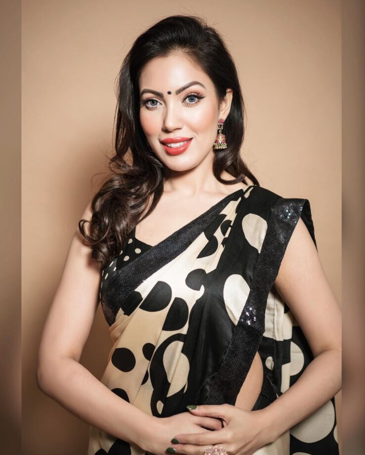 Different Shades Of Red Lipstick That Never Gets Fade Away, Take Cues From Munmun Dutta To Sparkle Your Lips - 2