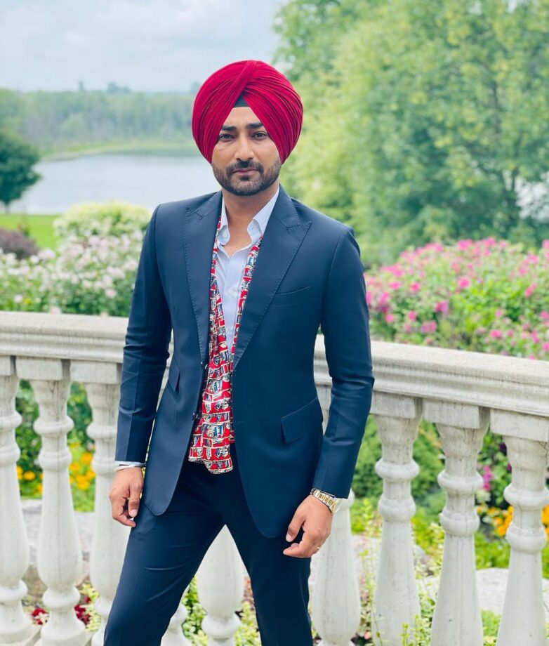 Take notes from Rohanpreet and Ranjit Bawa to style your turban: Have a look here - 4