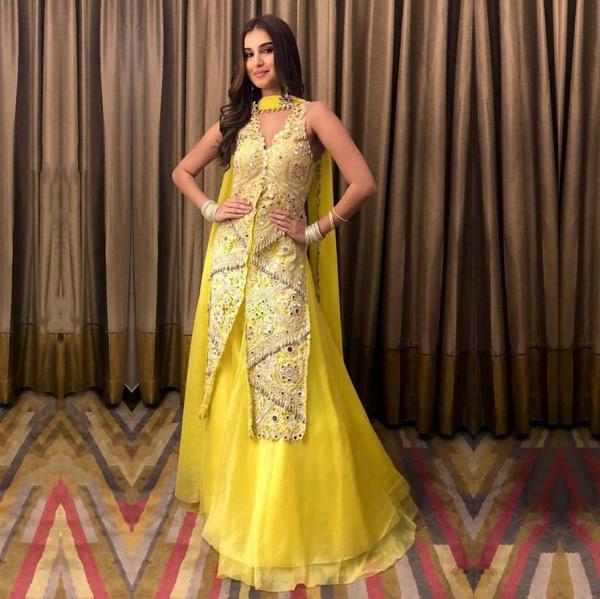 Tara Sutaria’s Yellow VS Kiara Advani’s Blush Pink: Who Donned The Arpita Mehta Long Kurta-Lehenga Better? - 0