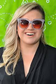 The 50 Shades Of Kelly Clarkson That Left Us In Awe: Which Shade Would You Like To Steal If Given A Chance? - 1