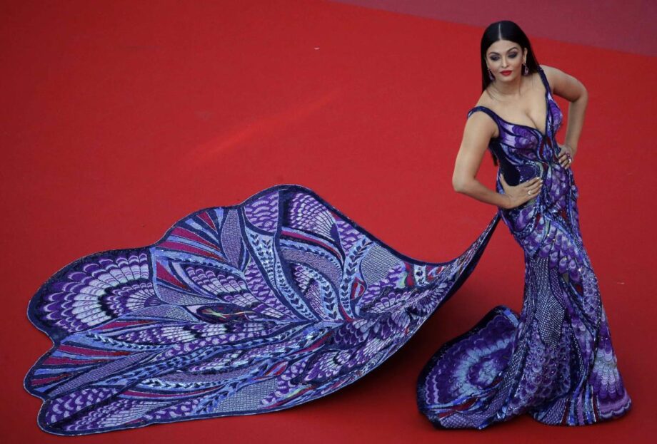 Times When Aishwarya Rai Made A Statement Entry In Her Majestic Princesses Dresses & Left Netizens Go Oh La La - 1