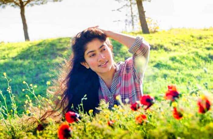 To Enjoy The Nature And Be Happy With Our South Diva Sai Pallavi - 5