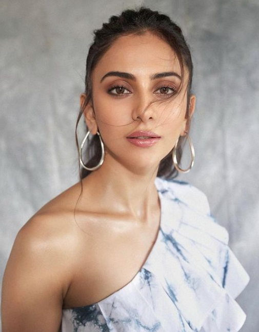 Walking Into Friday With These Classy Makeup Looks Of Rakul Preet Singh To Cope, Take Cues - 0