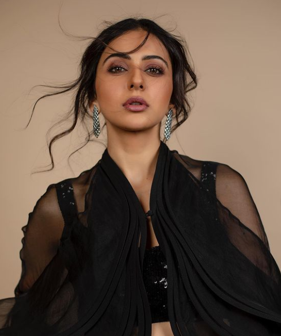 Walking Into Friday With These Classy Makeup Looks Of Rakul Preet Singh To Cope, Take Cues - 4