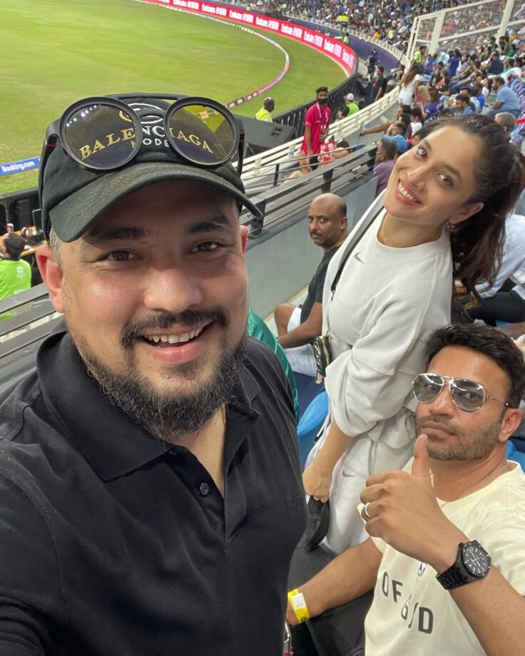 “We Love India,” Ankita Lokhande holds Indian flag with Pakistani fan at Ind VS Pak T20 World Cup 2021 match, see pictures - 2