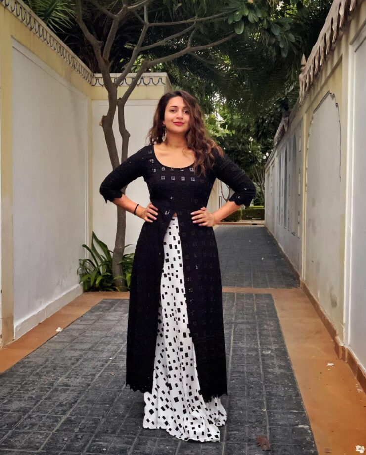 Steal Divyanka Tripathi’s Dresses To Warm Up The Cocktail Party, Take Cues - 1