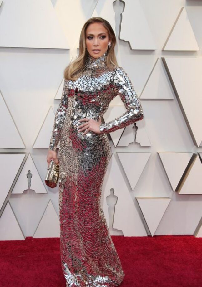 Jennifer Lopez Or Taylor Swift: Which Hollywood Diva Stunned In Naeem Khan Gown: Vote Now - 0