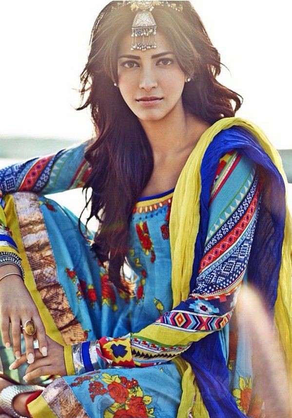 5 Simple And Elegant Kurti Sets Of Shruti Haasan’s That Makes A Warm And Confident Statement - 3