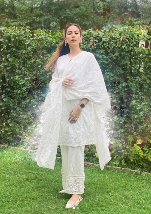 Alia Bhatt To Madhuri Dixit Nene: Celeb Approved White Ethnic Looks For Your Occasion - 1