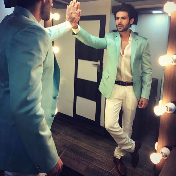 Best Of Kartik Aaryan’s Blazer Looks - 4