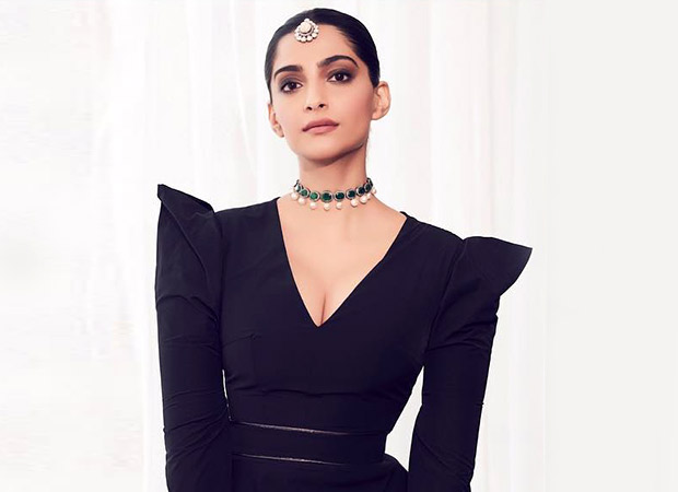 Bored Of Maang Tikka? Check Out Celeb Approved Hair Accessories That You Need To Try ASAP; From Sonam Kapoor Ahuja To Deepika Padukone - 0