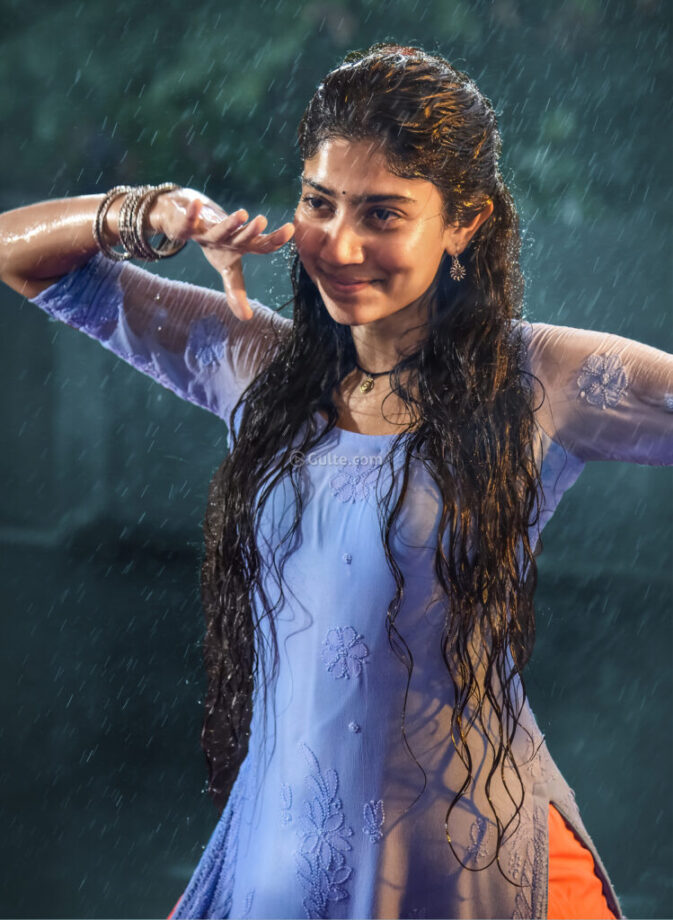 Captivating Beauties! Kajal Aggarwal, Sai Pallavi, Anushka Shetty, And Radhika Pandit Are Here To Melt Your Heart With Their Ravishing Personas - 1