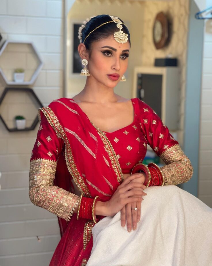 Level Up Your Wardrobe With Mouni Roy’s ‘Must Have’ Accessories - 5