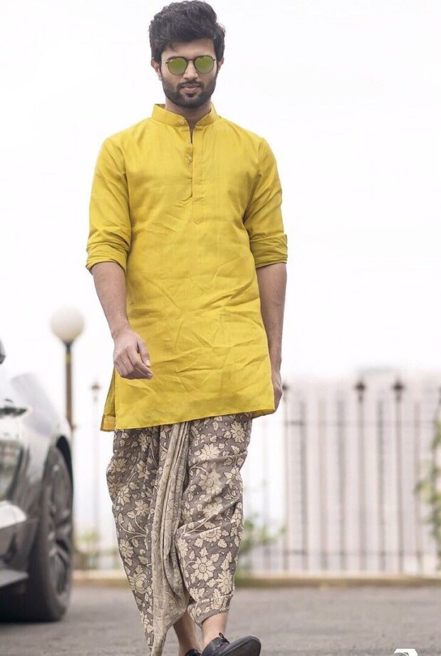 Fashion Sensation! 5 Outfits Only Vijay Deverakonda Can Pull Off Like A Boss; Here’s A Proof - 1