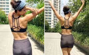 Fit & Fabulous: Times When Hina Khan Set The Temperature Soaring With Her Sensuous Gym Bralette Avatar - 2