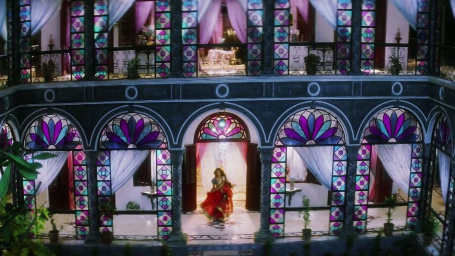 From Madhuri Dixit’s Outfits To The Set Cost: 5 Extravagant Things From Devdas That Prove It Is One Of The Most Expensive Movies In Indian Cinema - 4