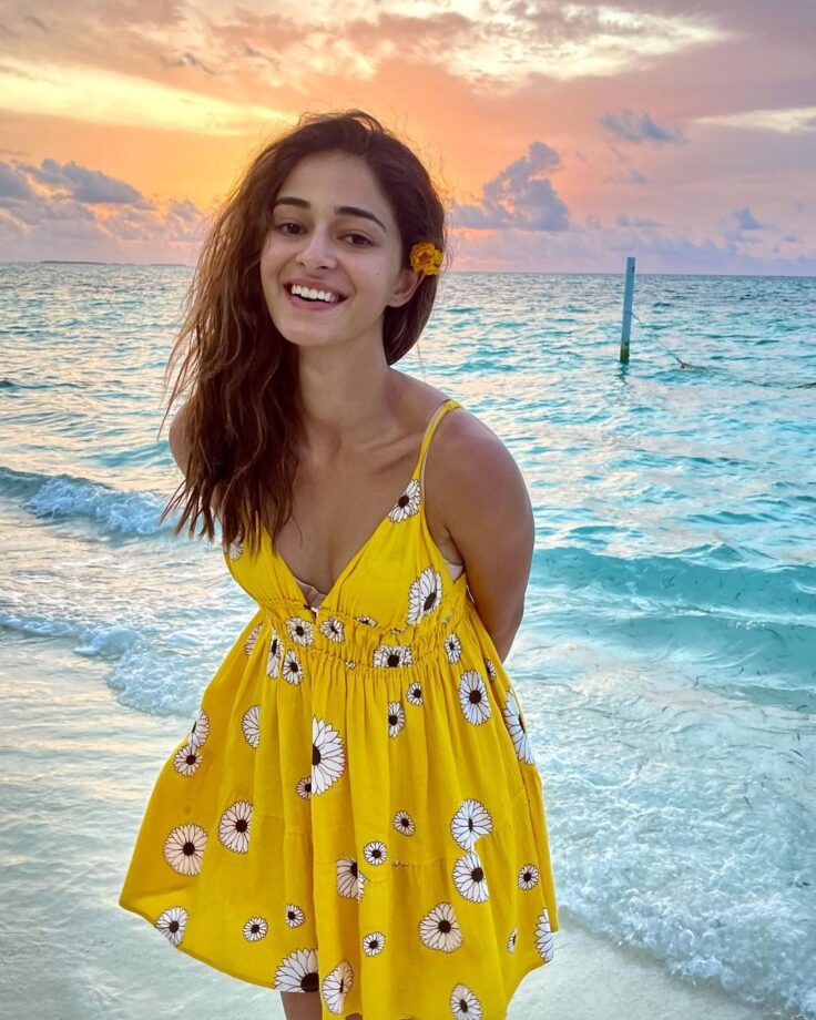 Ananya Panday Or Ileana D’Cruz: Which Bollywood Diva Has The Hottest Beach Babe Looks; Vote - 1