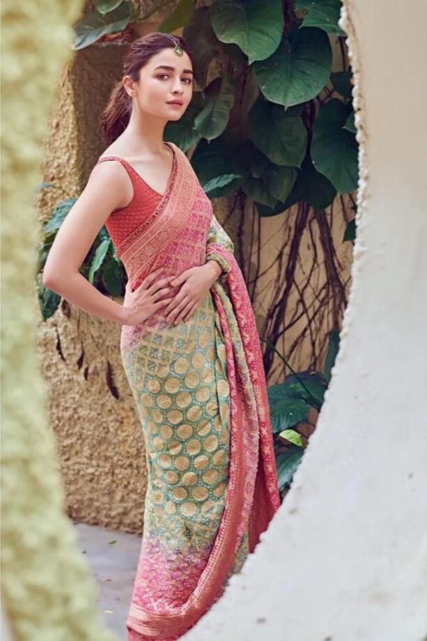 Get The Best Of Festive Looks With Some Ideas Of Our Bollywood Diva Alia Bhatt - 4