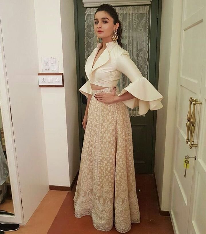 Get The Best Of Festive Looks With Some Ideas Of Our Bollywood Diva Alia Bhatt - 5