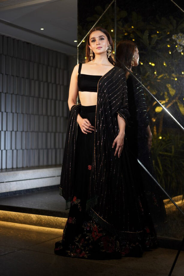 Get The Best Of Festive Looks With Some Ideas Of Our Bollywood Diva Alia Bhatt - 6