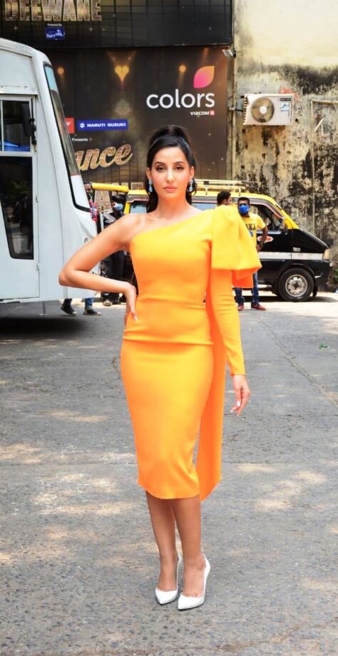 Haye Garmi! 5 Times Nora Fatehi Made Heads Turn In Bodycon Gowns; From Sheer To Velvet - 2