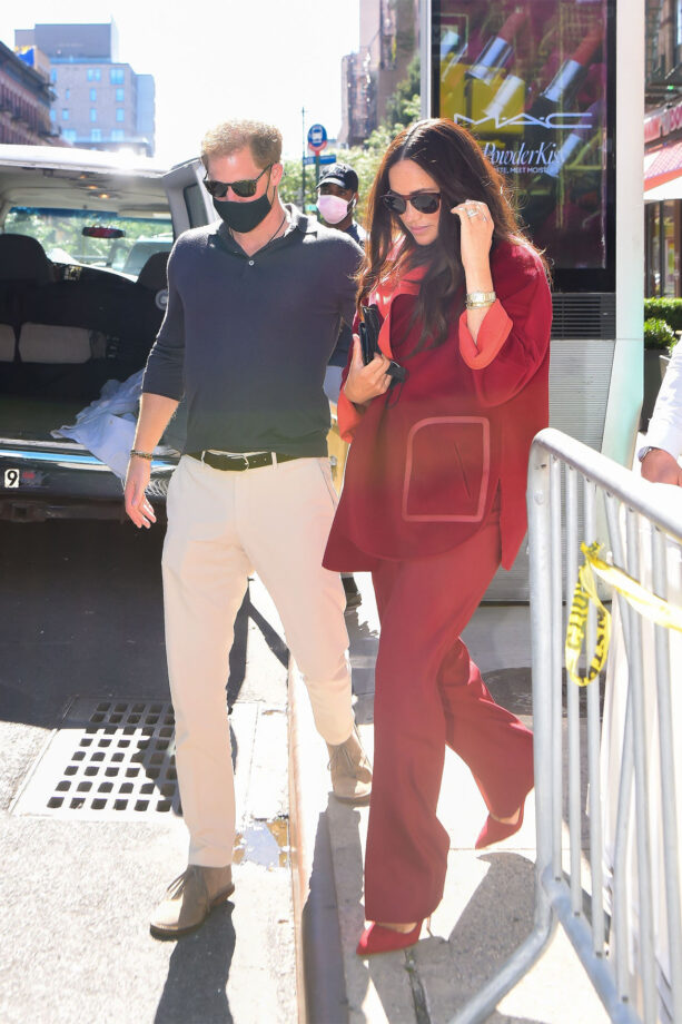 In Pics: Meghan Markle Looks A Hot Babe In Her Stylish All Red Suit - 2