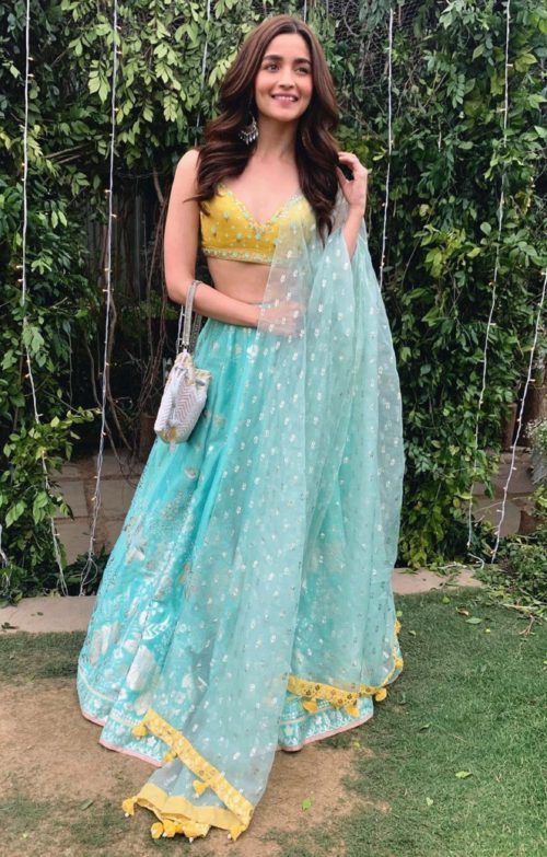 Karisma Kapoor To Parineeti Chopra: 3 Times Our Bollywood Hotties Slayed In Mint Blue Outfits - 0