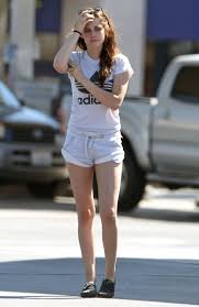 Kristen Stewart Looks Hot Babe In Cropped T-Shirt And White Shorts: See Pics - 2