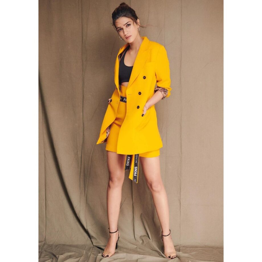 Kriti Sanon Inspired Formal Outfits You Would Steal From Her Wardrobe - 1