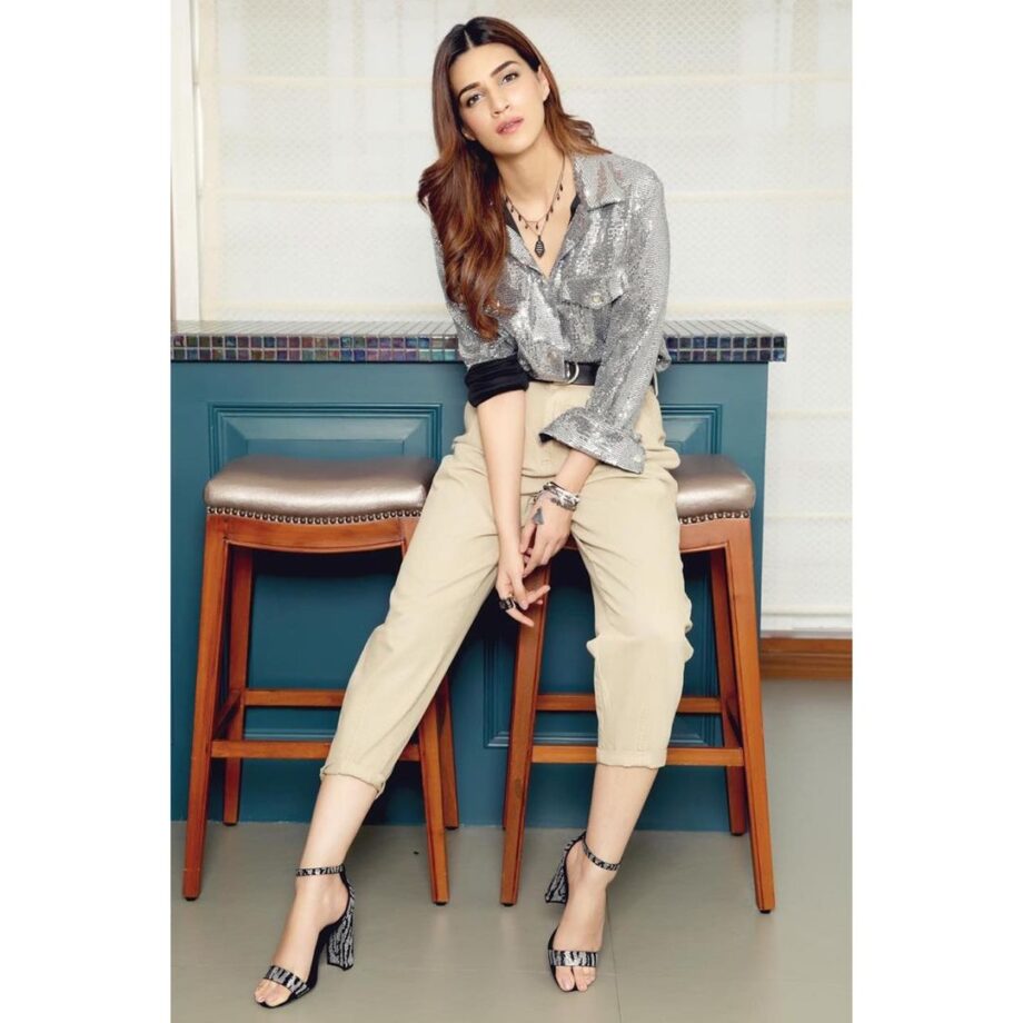 Kriti Sanon Inspired Formal Outfits You Would Steal From Her Wardrobe - 3