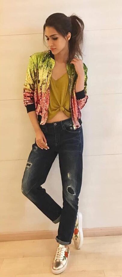 Kriti Sanon’s Love For Jackets Is Never-Ending; See Pics Here - 4