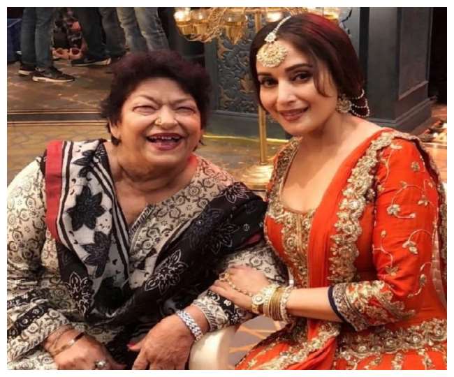 Madhuri Dixit Shares Unseen Pics With Late Choreographer Saroj Khan: See Here - 1