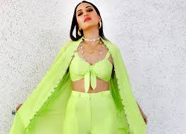 Neon Co-Ordinated Sets For The Win! Mouni Roy Vs Sonakshi Sinha: Whose Co-Ord Set You Would Wear On A Vacation? - 3