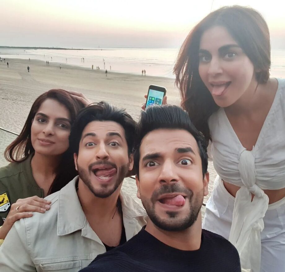 A Picture In The Golden Hour! Take A Look At Dheeraj Dhoopar & Shraddha Arya’s Fam Jam Time Picture With Kundali Bhagya Family - 3