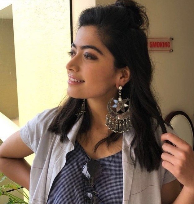 Rashmika Mandanna’s Best Instagram Worthy Hairstyles That Give Out Major Grooming Tips - 3