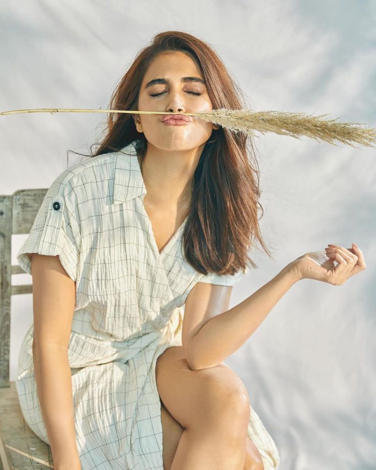 Some Occasion In Summer? Pooja Hegde Is Your Perfect Inspiration For Fashion Goals - 4