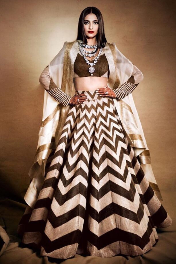 Sonam Kapoor To Jacqueline Fernandez: Divas Who Are In Love With The Anamika Khanna Lehenga - 1