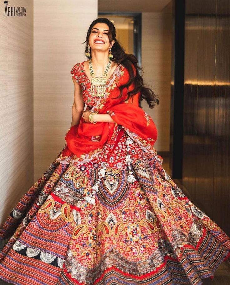 Sonam Kapoor To Jacqueline Fernandez: Divas Who Are In Love With The Anamika Khanna Lehenga - 3